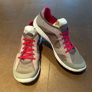 Clark’s shoes size 7